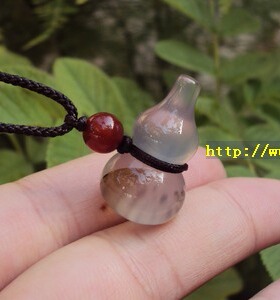 无烧冰透玉髓水草玛瑙小葫芦吊坠