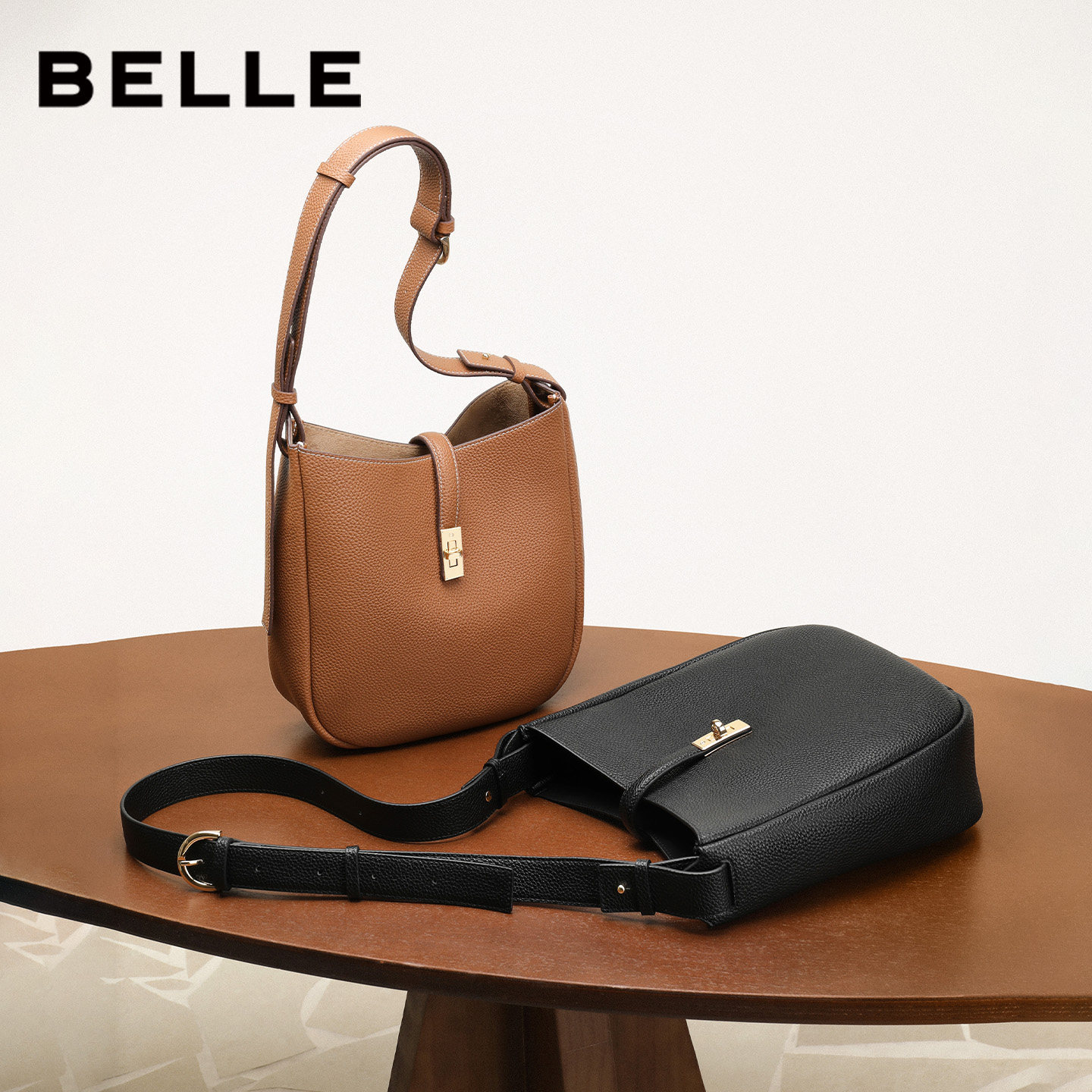 百丽包包女2025秋季新款简约质感百搭通勤单肩斜挎水桶包Y6082DX5,淘宝优惠券,粉丝福利购,淘宝优惠卷