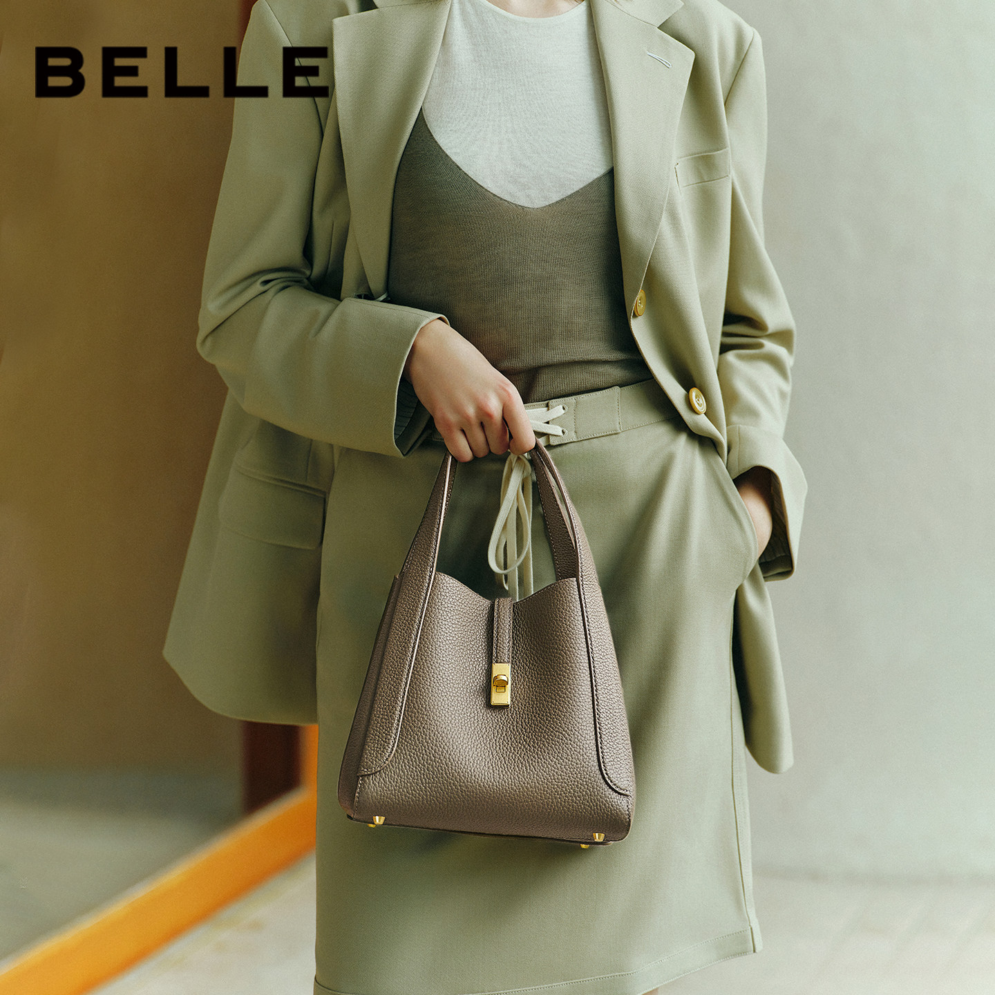 【马年系列】百丽女包通勤菜篮子新年红色婚包真皮手提包BL878AX6,淘宝优惠券,粉丝福利购,淘宝优惠卷