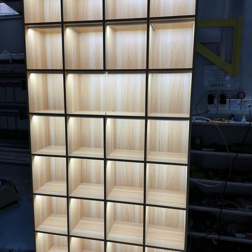 手办摆件玻璃柜吧唧木制透明组合格子柜带门灯香港格仔店铺展示柜 - 图2