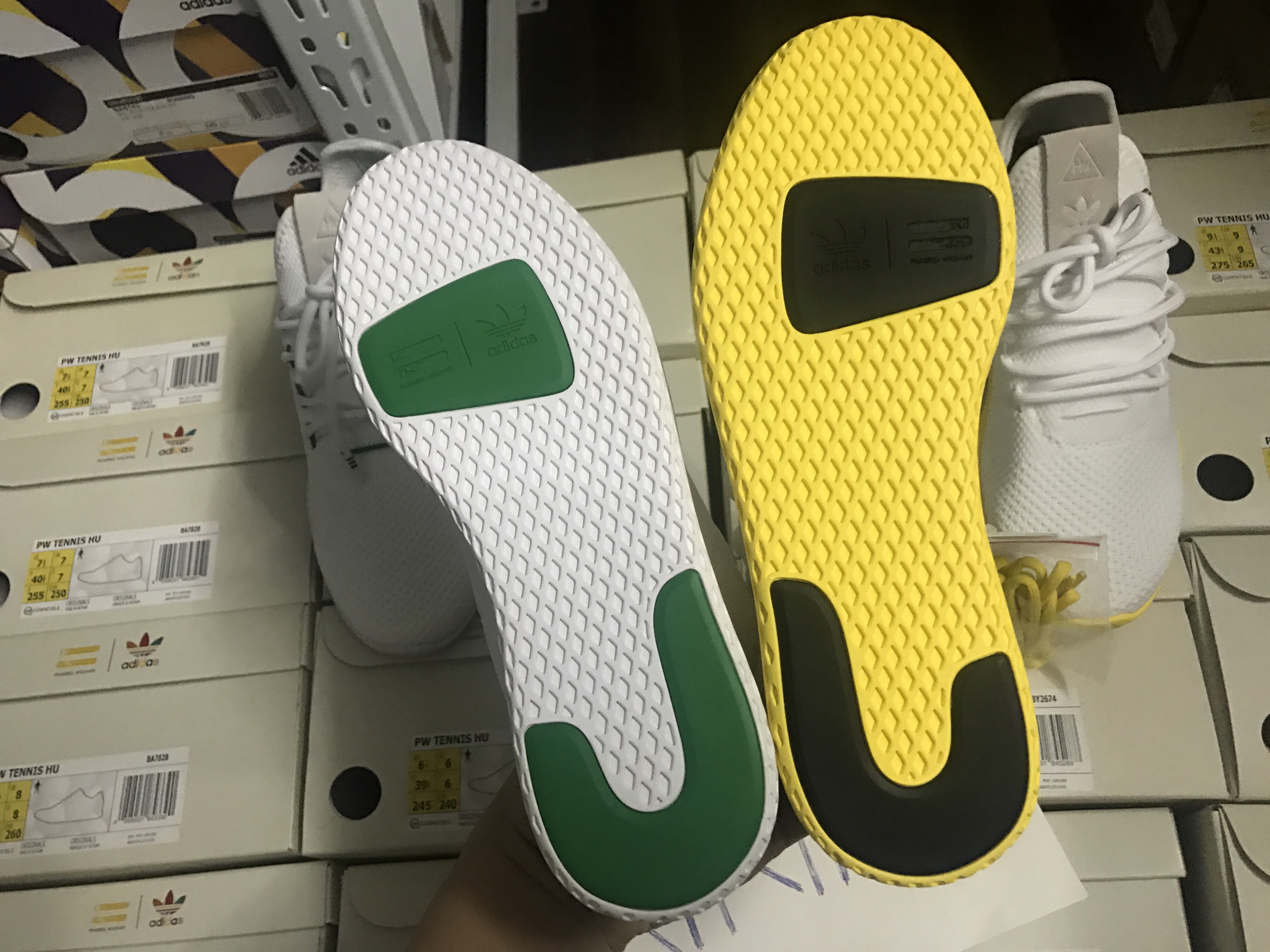 Pharrell Williams x Adidas Tennis Hu 菲董 绿尾 BA7828 BY2674 - 图2