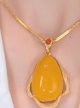 新款蜜蜡色鸡油黄水滴项链