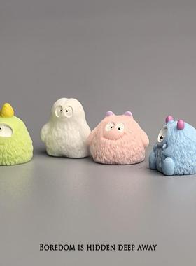 无聊了，摆几只小毛怪桌面小摆件