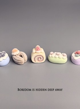 无聊了，摆几只蛋糕治愈