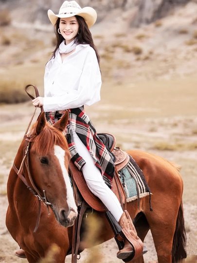 何穗同款百搭西部牛仔靴2025秋冬粗跟刺绣套筒骑士靴复古中筒马靴