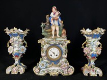 Ex-gratia Atlantic antique clocks 19 centuries French porcelain figure sketching 3 pieces of watches 143 #