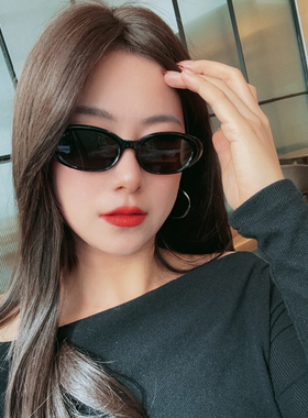 防紫外线椭圆形复古女偏光镜墨镜