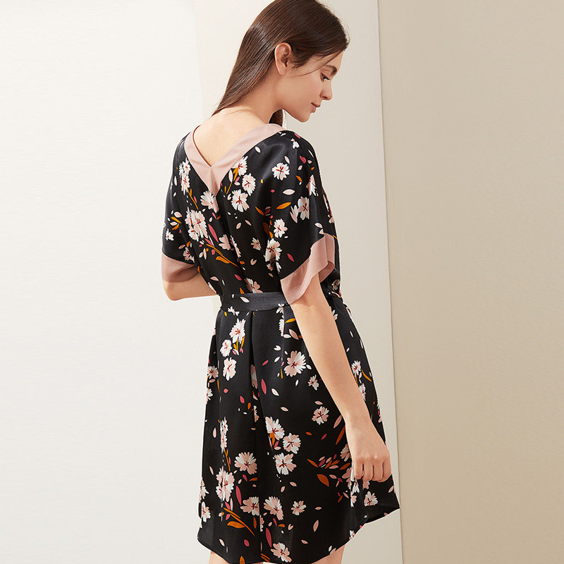 金三塔2020春夏新品印花v领睡裙 金三塔内衣睡裙