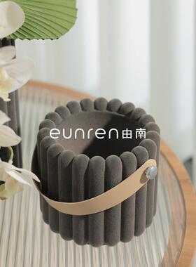 简约创意树脂植绒提手罗马柱花器花瓶摆件家居酒店插干花软装饰品