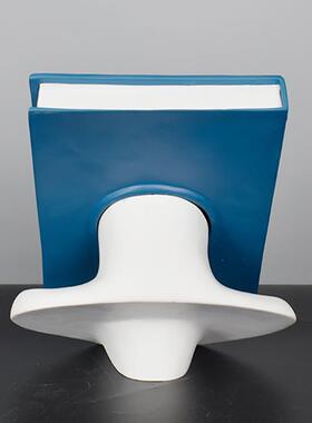 简约创意艺术人脸书轻奢抽象人物样板间客厅书柜装饰品设计师摆件