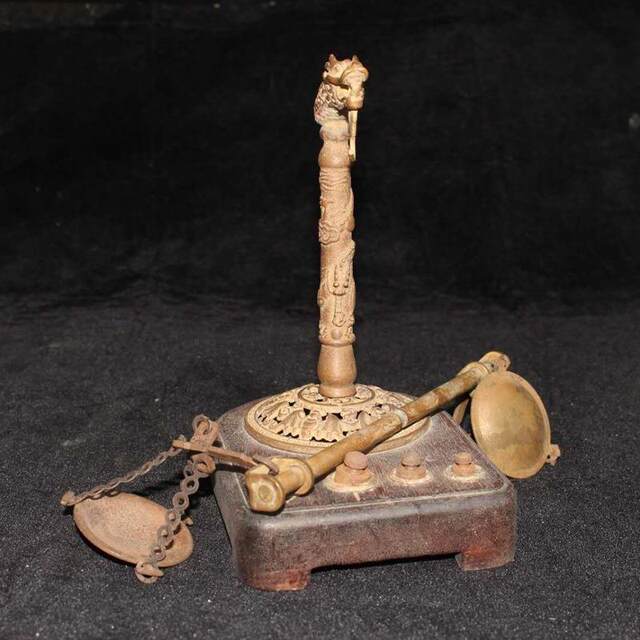 Antique miscellaneous collection antique old-fashioned copper balance scale