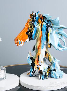 欧式创意艺术泼彩水转印马头摆件乔迁礼品轻奢树脂动物家居装饰品