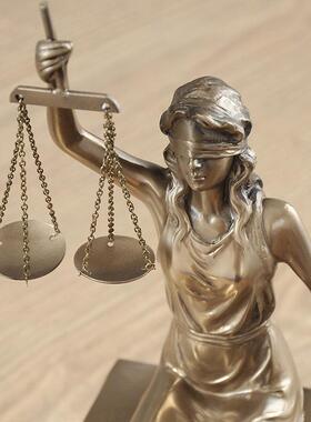 轻奢正义女雕像摆件办5652创意公室胜神送利女神律师公平桌面装饰