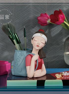 美妆女孩创意笔筒收纳盒办公室桌面学生艺术简约现代女生摆件