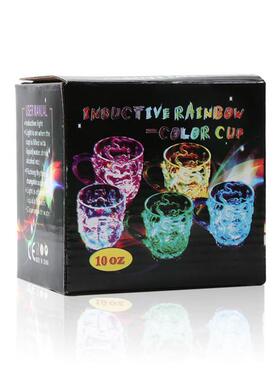 倒水时发光杯，创意彩色变色杯，酒吧闪光啤酒杯，遇水时搞笑杯，