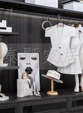 极帽简现代风屋设计展厅衣间衣柜软装饰全品毛毡摆衣服摆饰件组合