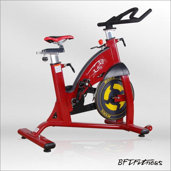 Manufacturer's hot selling magnetically controlled silent spinning bike exercise bike fitness equipment spinning bike