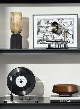 轻奢风客厅展示开放柜大平层玻璃饰品酒店样板间高级软装搭配摆件