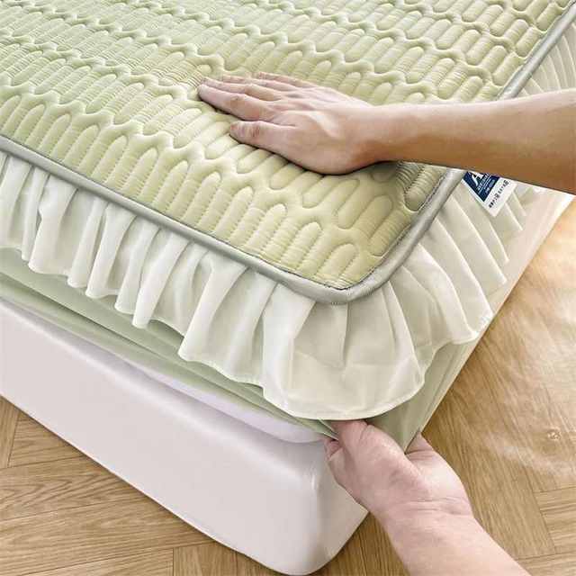 Summer cool ice silk lace latex bed cover three-piece set sheet cover single piece non-slip mattress mattress protective cover