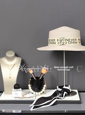 现代样板房衣帽间饰品梳妆台组合套装香水托盘眼镜衣柜软陈设