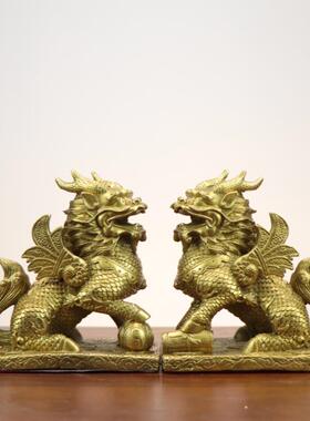 黄铜麒麟摆件八卦麒麟铜雕工艺品踩书书卷麒麟
