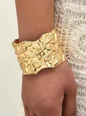 Metal Bracelet Arm Ring for Women跨境新款褶皱金属手镯臂环女
