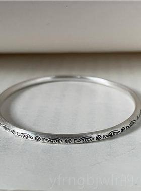 新款菩工提树下足银纯银鱼花纹复古做旧泰国手银小闭口款女手镯手