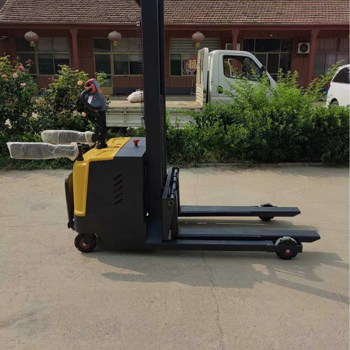 站驾式电动堆高车1.5吨 2吨升降叉车托盘堆垛机 堆高车,淘宝优惠券,粉丝福利购,淘宝优惠卷