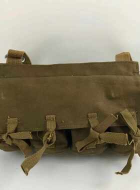 红色文化纪念品抗战革命红旗摆件行军壶钢盔冲锋号怀旧装饰老物件