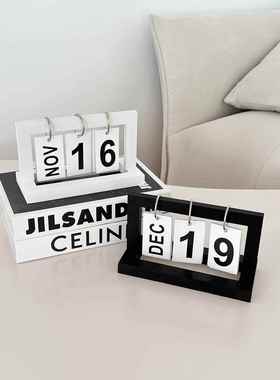 北欧简约木质日历摆件2025新款台历ins创意办公桌面装饰品小摆件