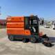 ຂັບລົດ sweeper ໂຮງງານຜະລິດສາງສຸຂາພິບານ multifunctional ຖະຫນົນຫົນທາງ sweeper ກາງແຈ້ງປິດລ້ອມຢ່າງເຕັມສ່ວນຍານພາຫະນະ sweeping
