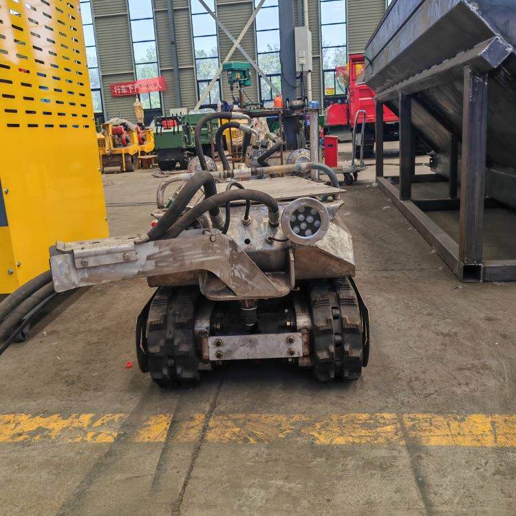 Remote control crawler underwater intelligent dredging machine mobile tunnel river pipeline decontamination equipment dredging robot