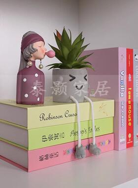 现代样板房间儿童房书柜装饰品粉色公主房火烈鸟假书挂画书房摆件