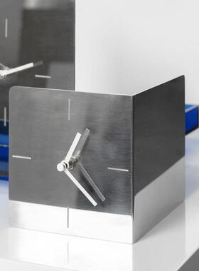 现代轻奢DCT创意金属不锈钢时钟板摆件样房售楼家卧室床头装居处