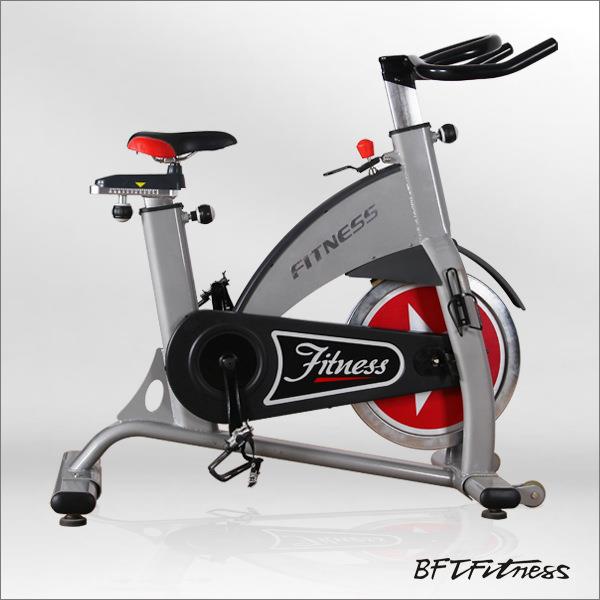 Manufacturer's hot selling magnetically controlled silent spinning bike exercise bike fitness equipment spinning bike