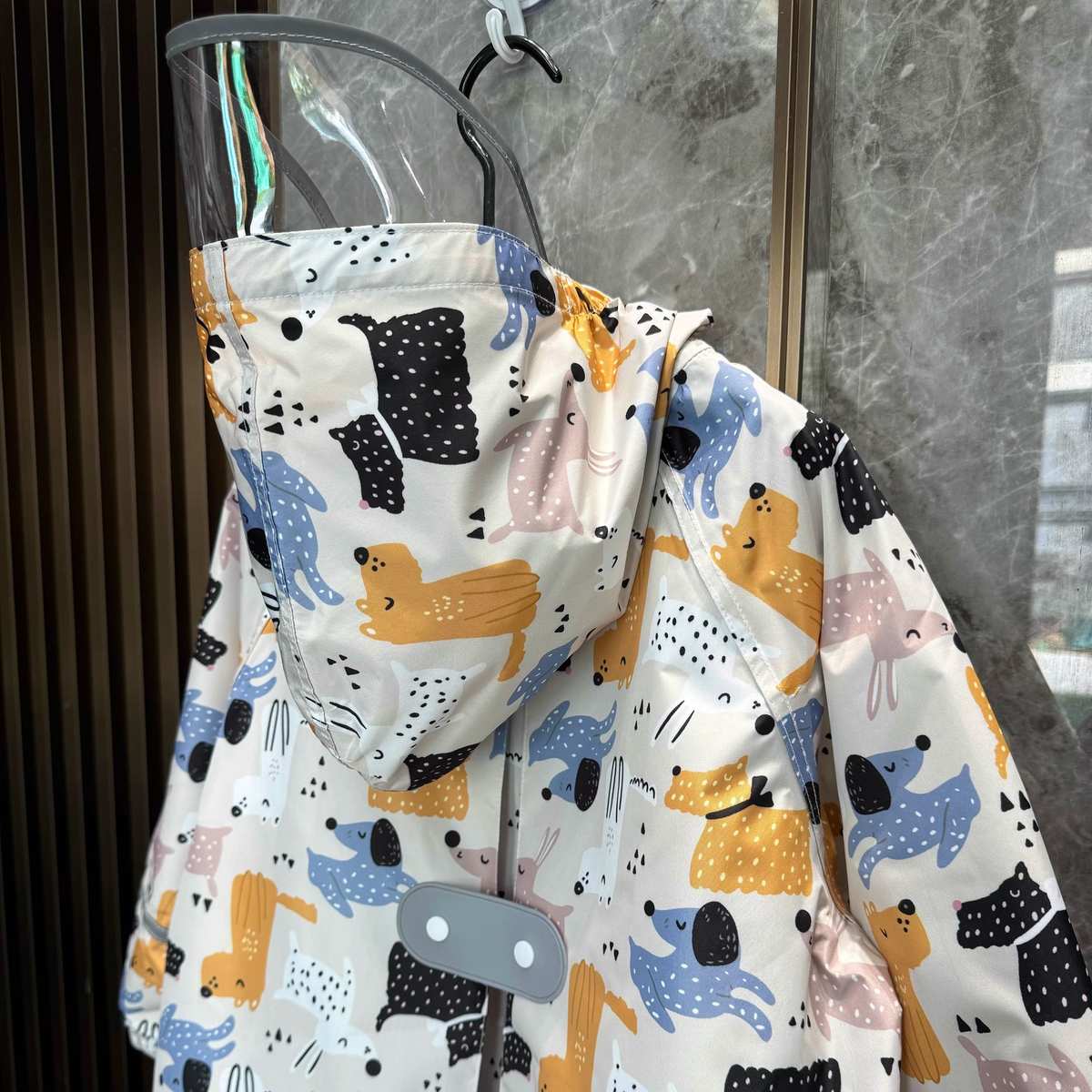 高品质2025新卡通儿童雨衣全身速干透气防水幼儿园男女雨披书包位 - 图1