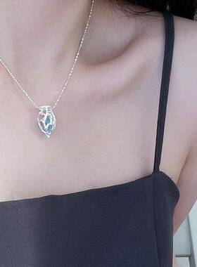 心脏蓝冰吊坠海蓝碎石项链女百搭配小众气质蓝色水晶吊坠锁骨链