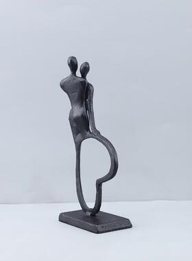 现代简约抽象铸铁爱心情侣装饰摆件客厅卧室玄关电视柜家居装饰品