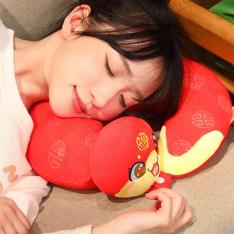 2025蛇年吉祥物公仔生肖蛇抱枕蛇年毛绒玩具颈枕新年会礼品午睡枕,淘宝优惠券,粉丝福利购,淘宝优惠卷