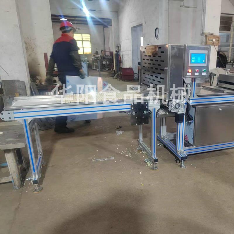 Multifunctional intelligent cutting and dicing machine candy manufacturing equipment peanut crispy snowflake crispy rice krispie candy toffee cutting
