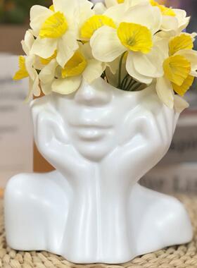 Creative Humanoid Pen Holder - Modern Desktop Makeup Brush