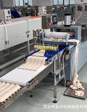 全自动烩面片成型机商用仿手工烩面坯机河南特色手工拉面自动叠片