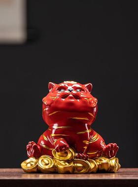 新款可爱车小老虎摆件陶瓷卡通肖生虎年祥物家居桌面摆吉设汽载装