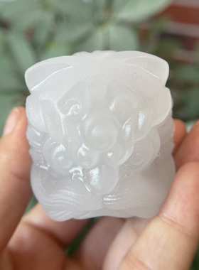 天然玉水墨醒狮头玉质温润青花醒狮头手把件萌版卡通厂价批发供货