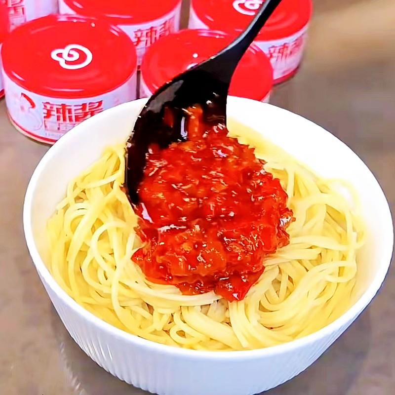 菇的辣克香菇酱鲜椒酱下饭菜拌面火锅蘸料酱辣椒酱夹馍拌饭调味酱