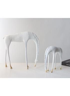 新中式禅意抽象宅寂玄关博古架办公室抽象艺术马铸铁低头骏马摆件