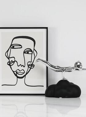 现代简约欧式轻奢银色飞行人物摆件样板房样品屋展示中心书房客厅
