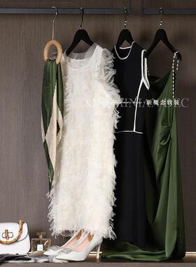 样板房衣帽间软装饰无障碍豪华小香水服装服装帽子高跟鞋梳妆台托