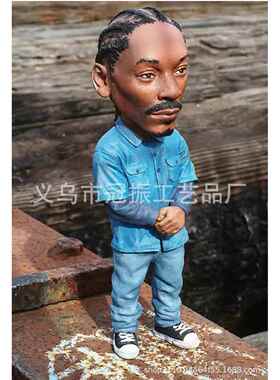 新款直销跨境说唱歌手潮流嘻哈摆件装饰品树脂设计玩偶居家装饰人