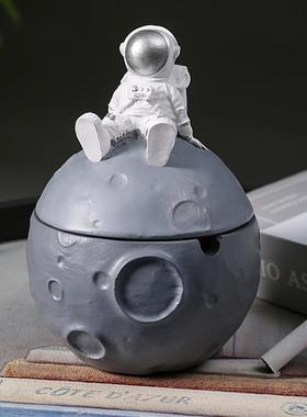 北欧宇航员烟灰缸带盖树脂装饰品摆件轻奢家居饰品玄关小摆设礼物